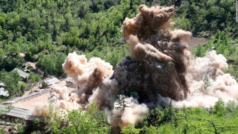 北朝鮮が核実験場の坑道３カ所を爆破