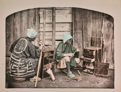 伝統工芸の一つ、キセル作りの様子。キセルは江戸時代に非常に流行していた＝Kusakabe Kimbei