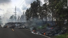 キラウエア火山の割れ目噴火続く、住民さらに避難　ハワイ