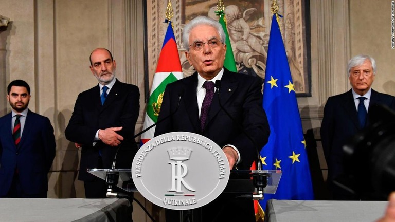 マッタレッラ大統領は、カルロ・コッタレッリ氏を新首相に指名した