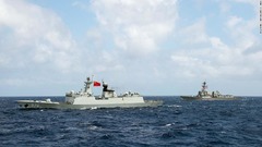 中国の人工島を吹き飛ばす軍事力、米国防総省高官が言及