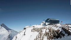 アルプス山頂に００７博物館、映画の世界を体感　オーストリア
