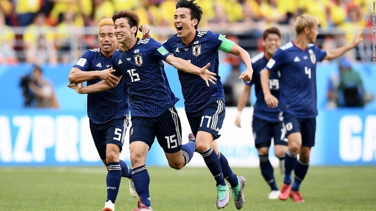 日本が２－１でコロンビアを下し、金星を挙げた