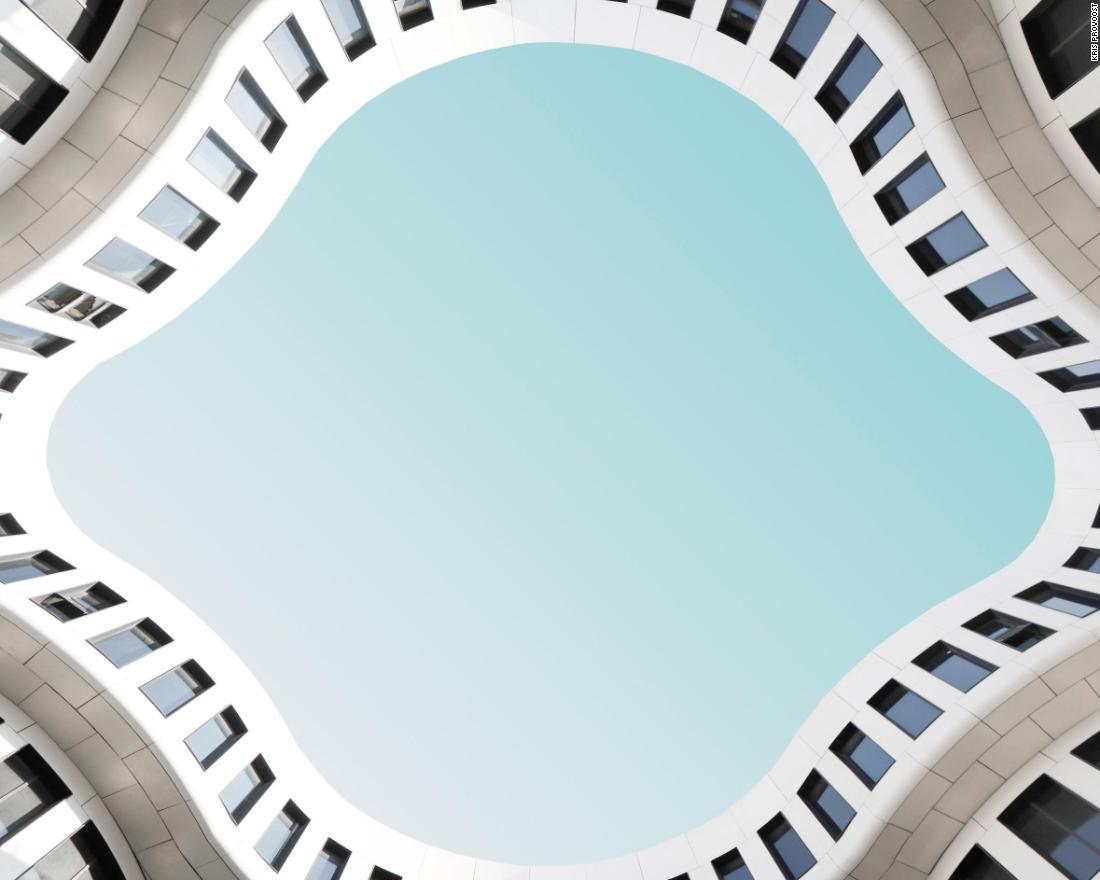 Hongqiao Flower Building(上海) MVRDV設計。「色、パターン、形状で本当に目立つ建物を捉えようと心がけている」とプロボースト氏=クリス・プロボースト氏提供