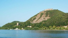 ビシェグラードの荘厳な要塞（ようさい）は１３世紀にハンガリー王ベーラ４世が建設した。ドナウベンドを一望する眺めは素晴らしく、この町を訪れた際は必見だ＝Pixabay / Creative Commons