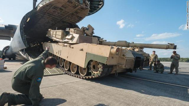 ７０トン級のＭ１Ａ１エイブラムス戦車を２台積載できる