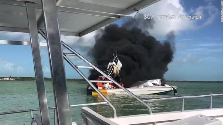 観光ツアーのボートが爆発し、１人が死亡した