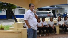 フィリピンでまた市長殺害、走行中の車にバイクから銃撃