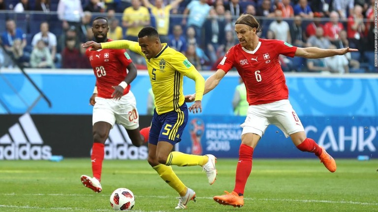 スウェーデンがスイスを破り、２４年ぶりに８強入りを果たした