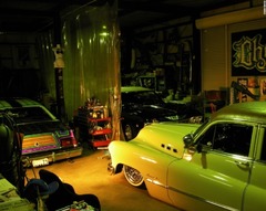 「ローライダー文化が日本で最初に始まったとき、あちらに行った車は米国内とまるで同じ外観になった。大きな改造や変更はなく、車の装飾はチカーノのもののようだった」（ルーク・ドーセット氏）