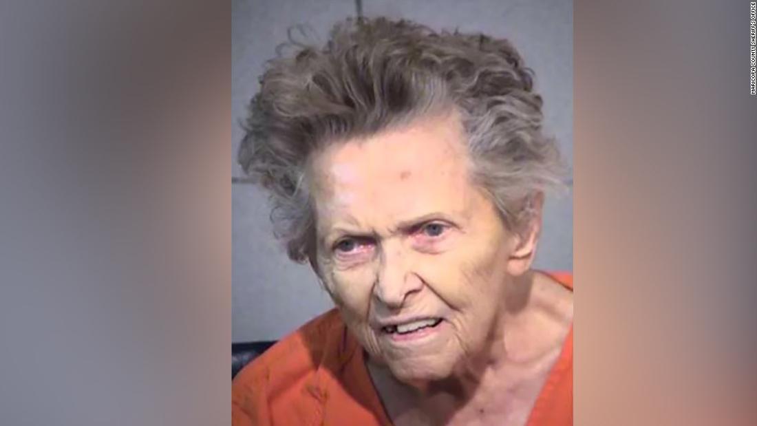 ９２歳母が７２歳息子射殺、養護施設入所に反発　米 - CNN.co.jp