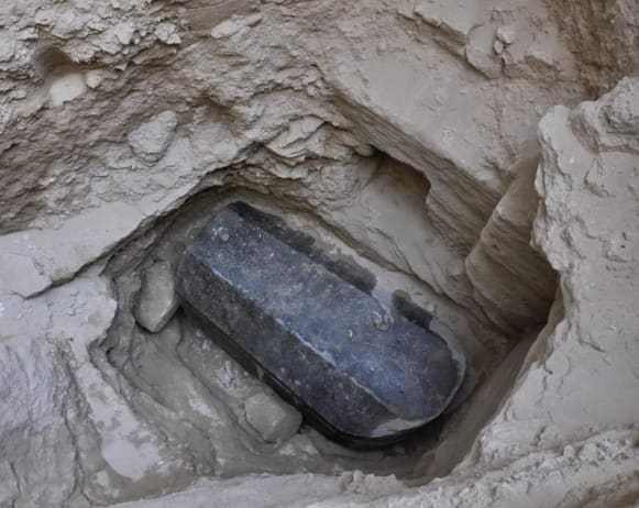 石棺のふたが開けられた形跡はないという Credit: Egypt Ministry of Antiquities