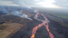 溶岩が観光船を直撃、２３人が重軽傷　ハワイ火山噴火