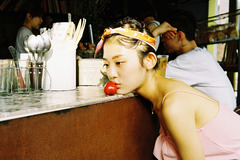 アン氏の写真は若い孤独な被写体を描き、韓国の若者の社会的現実を探っている/Nina Ahn