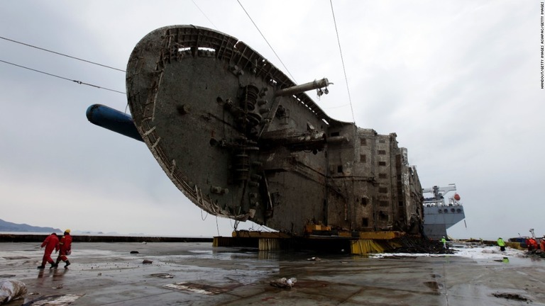 セウォル号の沈没事故で韓国の裁判所が政府に賠償を命じる判決/Handout/Getty Images AsiaPac/Getty Images