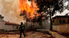 ギリシャ山火事、「放火の可能性示す重大な情報」　当局高官