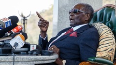 ムガベ前大統領、「与党候補に投票せず」　ジンバブエ大統領選で