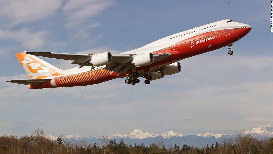 世界最長の旅客機であるボーイング７４７－８型機/Stephen Brashear/Getty Images