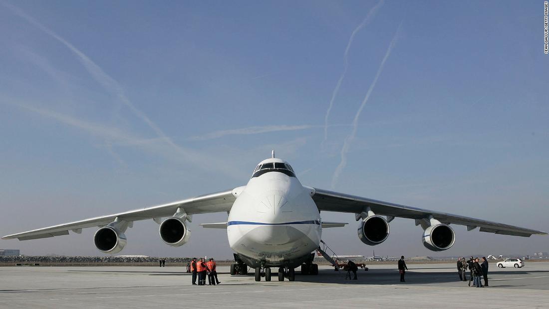 世界最大の軍用輸送機であるアントノフＡｎ１２４/Sean Gallup/Getty Images