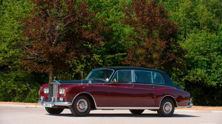 ロールス・ロイスは１９５０年代以来、英国王室御用達の自動車メーカーだ
