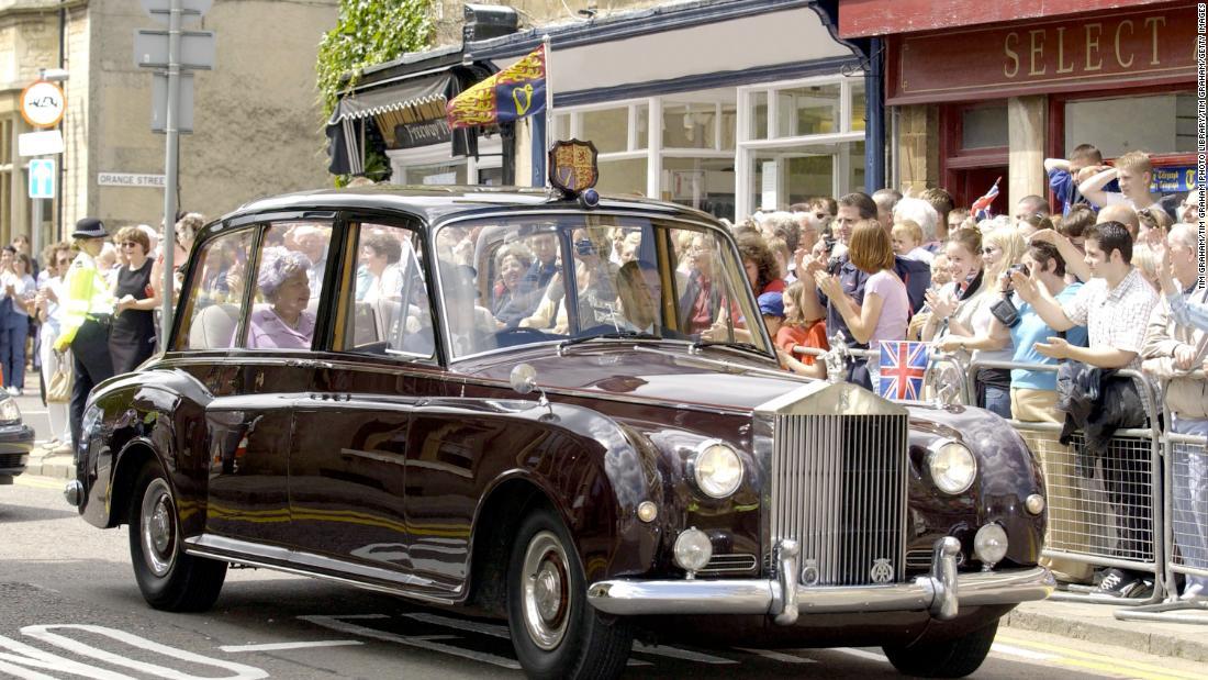 英エリザベス女王が公務で乗車したロールス・ロイス製の車両が競売にかけられる