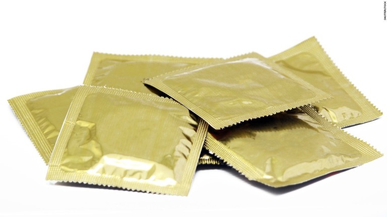 コンドームは洗って再利用すべきでない/Shutterstock