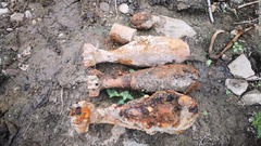 独エルベ川の水位低下を受けて発見された第２次世界大戦中の弾薬