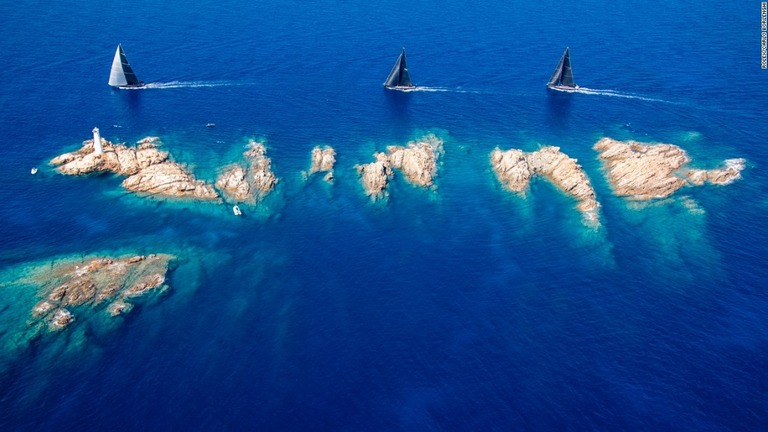 サルディーニャ島の沿岸はセーリングのコースとしても人気が高い/ROLEX/CARLO BORLENGHI