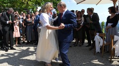 プーチン大統領、オーストリア外相の結婚式に出席