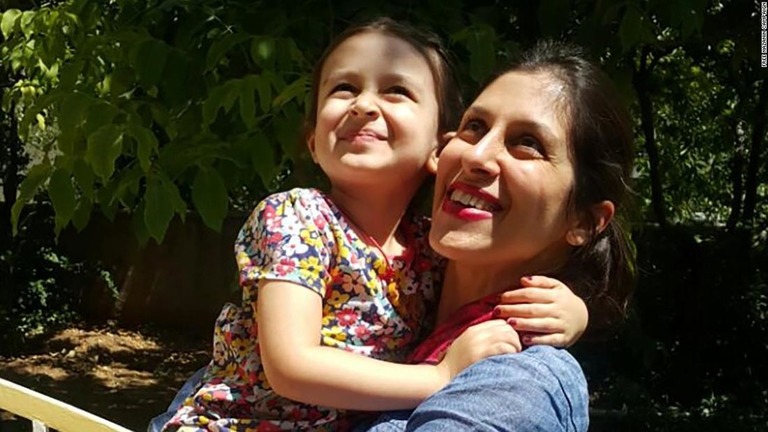 イランで服役中のナザニン・ザハリラトクリフ氏（右）が釈放３日後に再び刑務所に戻った/Free Nazanin Campaign