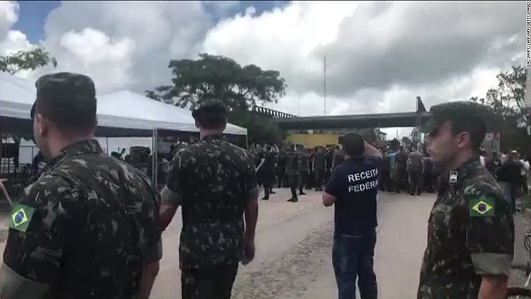 ベネズエラからの移民流入への対応として、ブラジルが国境地域に軍隊を派遣する/ISAC DANTES/AFP/AFP/Getty Images