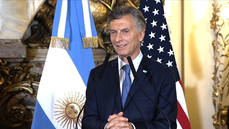 アルゼンチンのマクリ大統領。省庁の数を半減させるなどの緊縮策を発表した/POOL