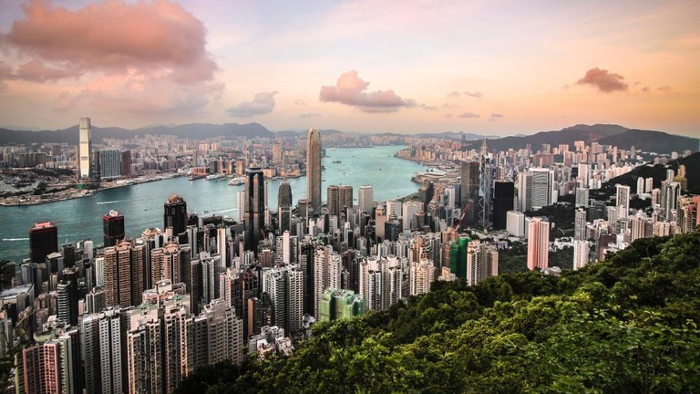 「超富裕層」の人口、世界最多は香港