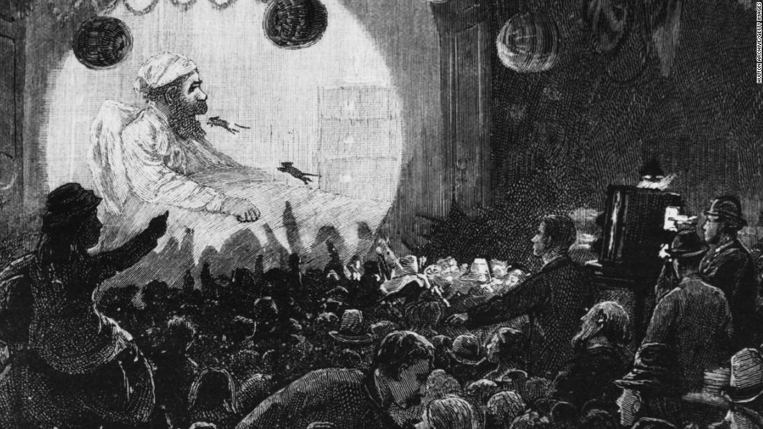 1889年に英ロンドンで貧しい子ども向けに開催された上映会の様子/Hulton Archive/Getty Images