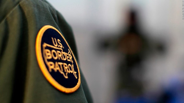 連続殺人の容疑で国境警備隊員が逮捕された/Mike Blake/Reuters/Newscom