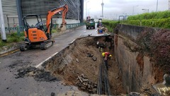 マカオでは大雨により道路が陥没するなどの被害が出た