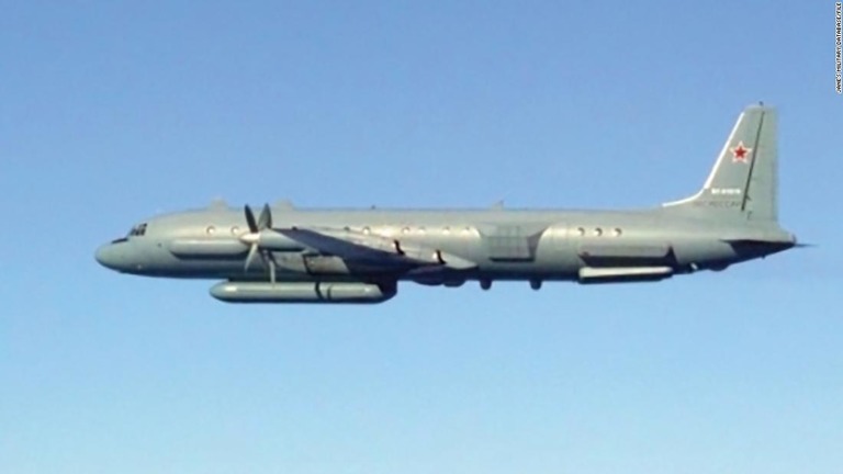 ロシア軍のＩＬ２０偵察機/Jane's Military Database/FILE