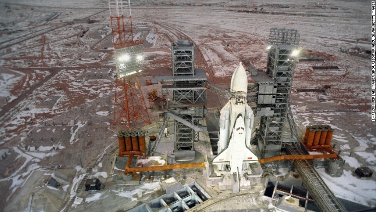 Ａｎ２２５はソ連の宇宙船「ブラン」をカザフスタンのバイコヌール宇宙基地に運ぶことに成功した/SVF2/Universal Images Group Editorial/UIG via Getty Images