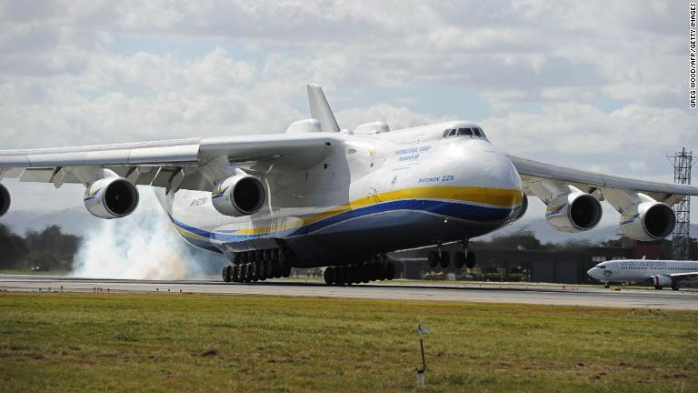 Ａｎ２２５で完成したのは「ムリーヤ」の愛称で知られる１機だけ。１９８８年に初飛行を行って以来、稼働を続けている/Greg Wood/AFP/Getty Images