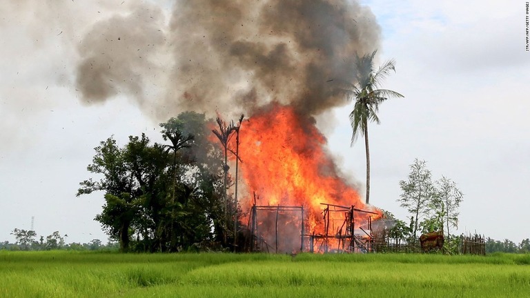 国連調査団がロヒンギャ問題をめぐり報告書を発表し、ミャンマー軍幹部を刑事訴追するよう勧告した/STR/AFP/AFP/Getty Images