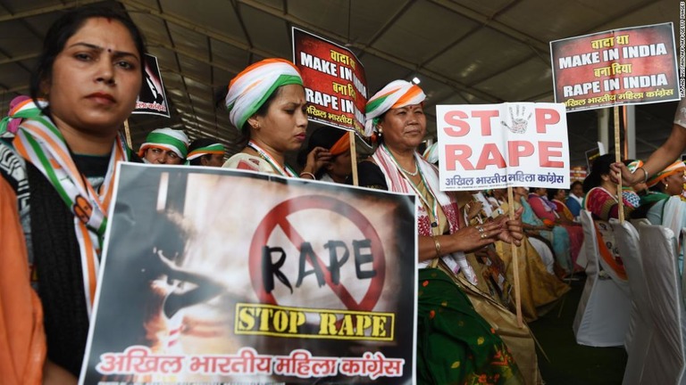 インドで女児を標的とした新たなレイプ事件が発生/SAJJAD HUSSAIN/AFP/AFP/Getty Images