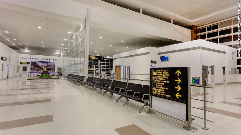新空港の操業開始は１０月４日から。インド最大の格安航空会社、スパイスジェットが２便を運航する/Courtesy rajiv srivastava / imazinindia.com