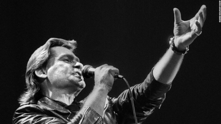 ベイエリア・ミュージック・アワードで歌うマーティ・バリンさん＝１９８７年３月２１日/Clayton Call/Getty Images