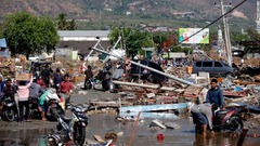 地震によって発生した津波で被害を受けたパルの街