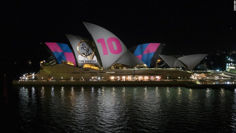 シドニーの観光名所、オペラハウスの側面に競馬広告を投影する計画が物議を醸している/Racing NSW