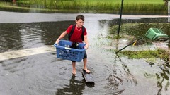 ジェイデン・モーガンさん（１１）はセントマークスの自宅がある地域に水が押し寄せ避難した