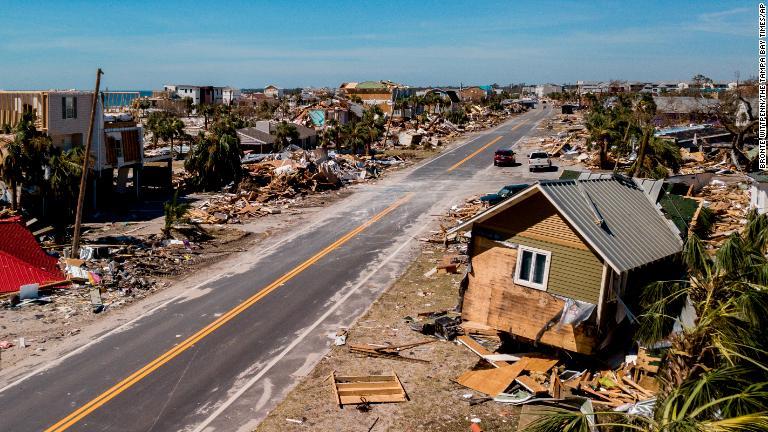 被災したフロリダ州メキシコビーチを空から捉えた様子＝１２日/Bronte Wittpenn/The Tampa Bay Times/AP