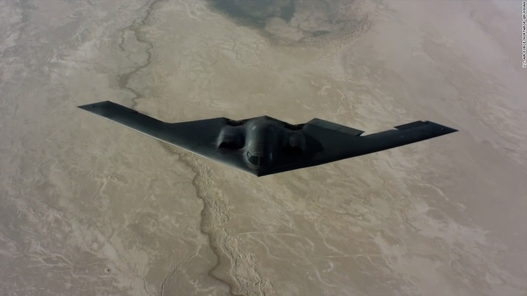 米空軍の最新鋭ステルス爆撃機「Ｂ２」が非常事態のために緊急着陸した/U.S. Air Force/Northrop Grumman