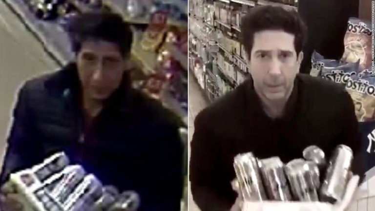 缶ビール窃盗容疑事件の容疑者（左）とそれを真似た映像を投稿した俳優のデービッド・シュワイマーさん