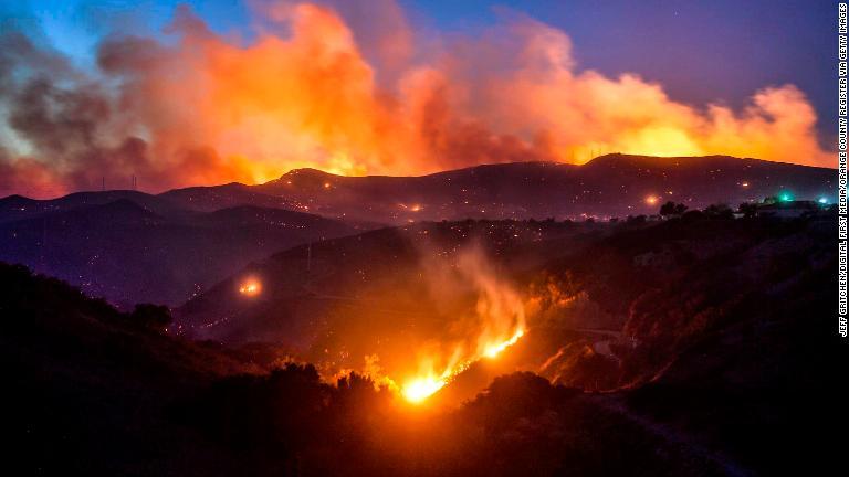 ＝８日、サウザンドオークス/Jeff Gritchen/Digital First Media/Orange County Register via Getty Images